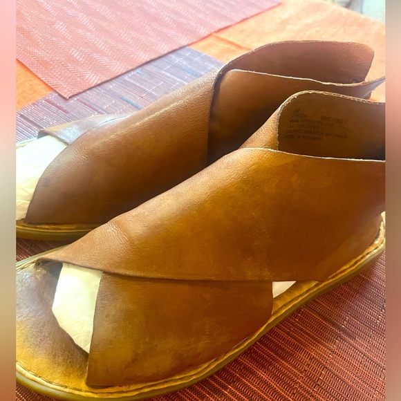 Born Sandals Brown/Tan leather, comfy!! Size 9 - Picture 6 of 6